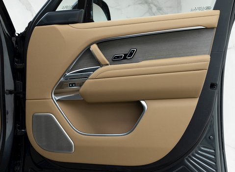 Land Rover Range Rover P530 SV 26