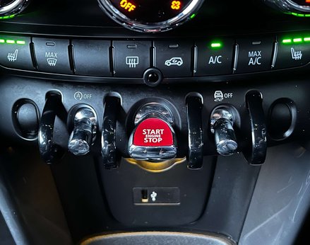 Mini Hatch 1.5 Cooper Sport Auto 3dr 54