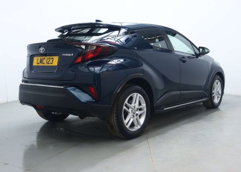 Toyota C-HR 1.8 VVT-h GPF Icon SUV 5dr Petrol Hybrid CVT Euro 6 (s/s) (122 ps) 12