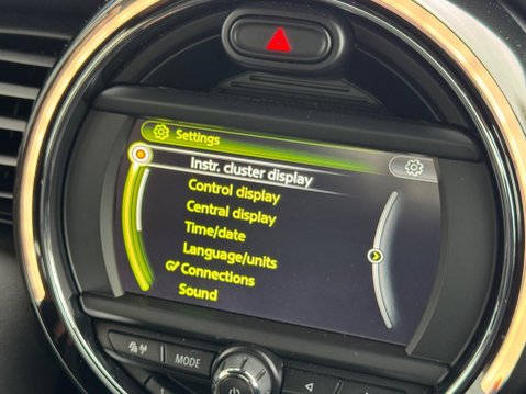 Mini Hatch 1.5 Cooper Euro 6 (s/s) 3dr 20