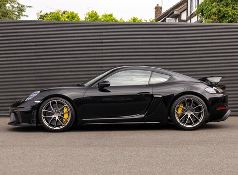 Porsche Cayman GT4 (718) 3