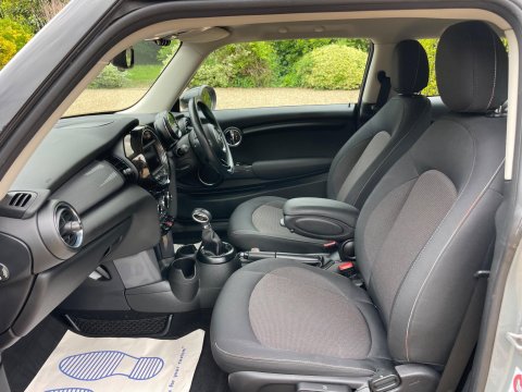 Mini Hatch 1.5 Cooper Hatchback 3dr Petrol Auto Euro 6 (s/s) (136 ps) 57