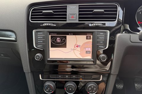 Volkswagen Golf GT EDITION TSI ACT BMT -£35 ROAD TAX -PANORAMIC SUNROOF -10 SERVICES 40