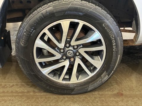 Nissan Navara 2.3 dCi Tekna 4WD Euro 6 (s/s) 4dr 40
