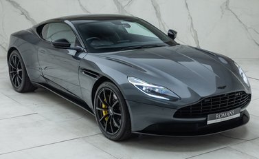 Aston Martin DB11 V8 11