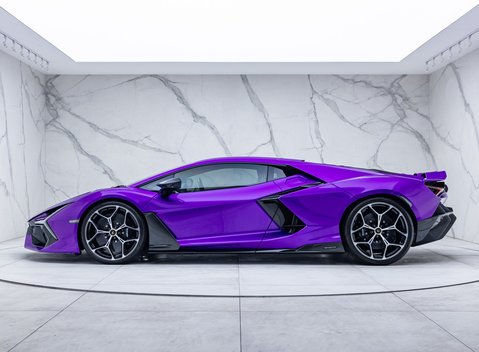 Lamborghini Revuelto 5