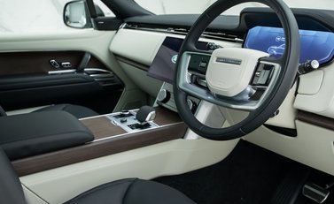 Land Rover Range Rover P440e SE 10