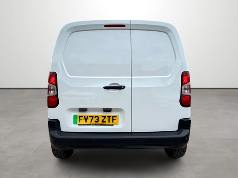 Peugeot Partner 800 100kW 50kWh Professional Premium + Van Auto 7