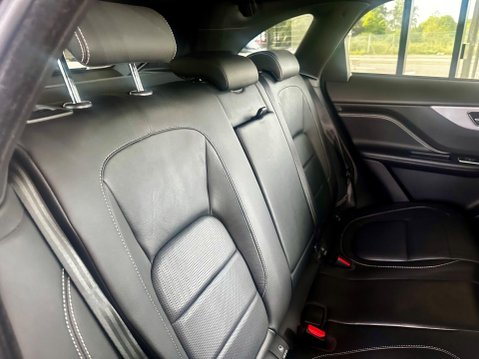 Jaguar F-Pace 2.0 D180 R-Sport Auto AWD Euro 6 (s/s) 5dr 35