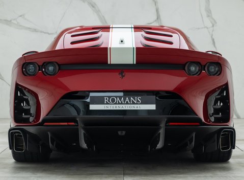Ferrari 812 Competizione 8