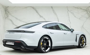 Porsche Taycan Turbo S 7