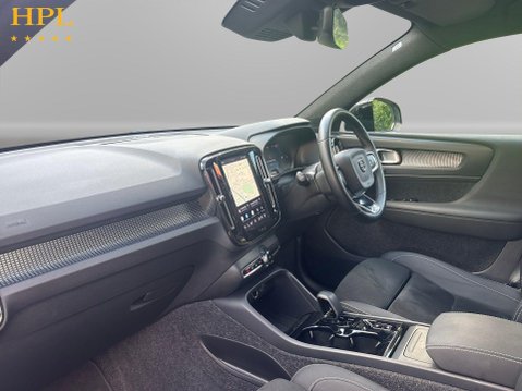 Volvo XC40 2.0 B4 MHEV Plus Black Edition SUV 5dr Petrol Hybrid DCT Auto Euro 6 (s/s) 15
