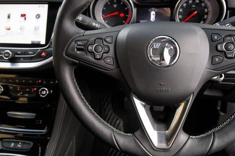 Vauxhall Astra ELITE NAV 18