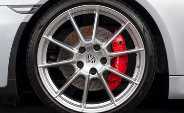 Porsche Boxster Spyder 12