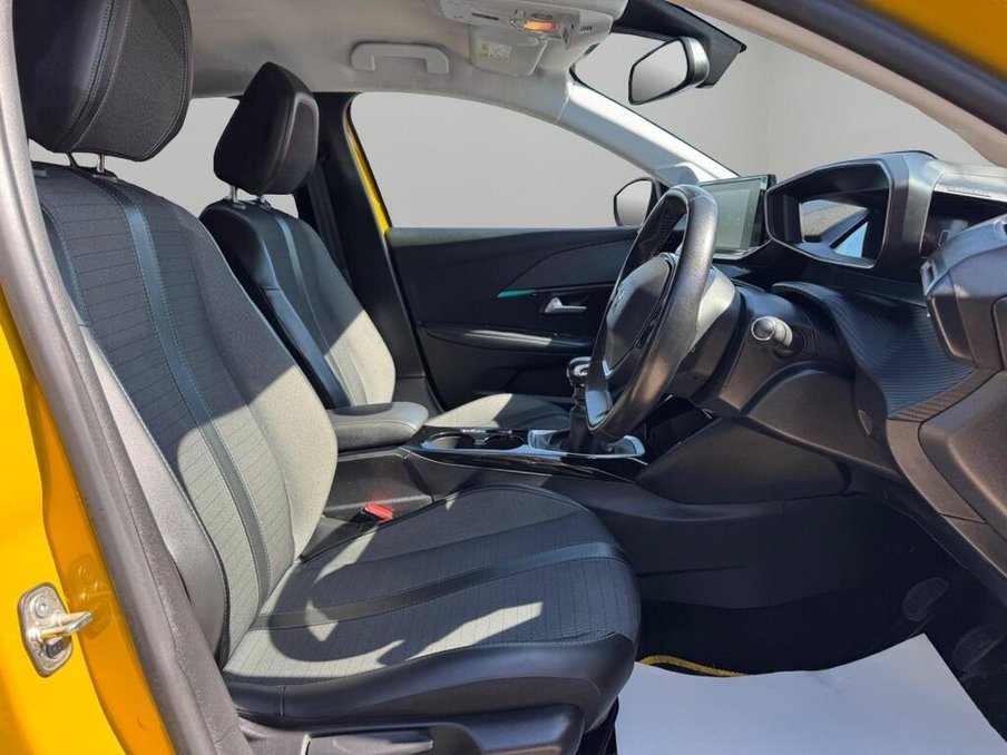 2020 Peugeot 208 — image 12
