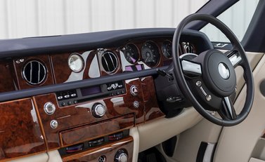 Rolls-Royce Phantom Drophead Coupe 18