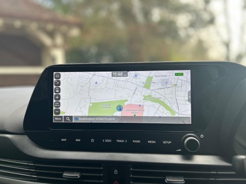 Hyundai i20 T-GDI PREMIUM MHEV 8