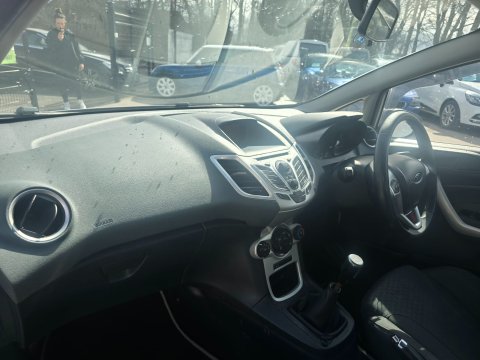 Ford Fiesta ZETEC S 9