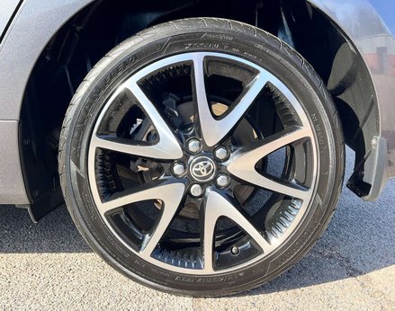 Toyota Yaris 1.5 Yaris Dynamic HEV CVT 5dr 13