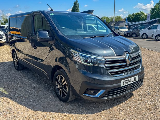 Renault Trafic AUTO SWB L1H1 Sport SL30 Air Con Alloys Camera Nav Sensors EURO 6 4