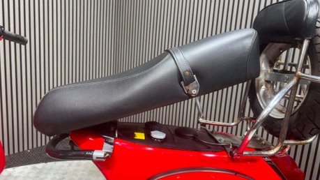Piaggio Vespa PX 2012 19K 1 FORMER OWNER 2T 4 SPEED 2 STROKE CLASSIC SCOOTER 24