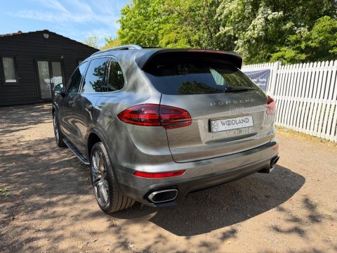 Porsche Cayenne D V6 TIPTRONIC S 10
