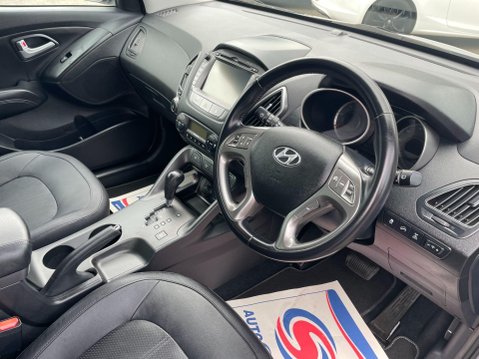Hyundai ix35 2.0 CRDi Premium Auto 4WD Euro 5 5dr 15