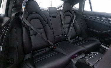 Porsche Panamera Turbo 12