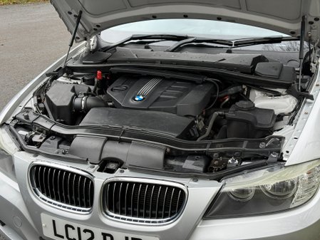 BMW 3 Series 318D EXCLUSIVE EDITION TOURING 29