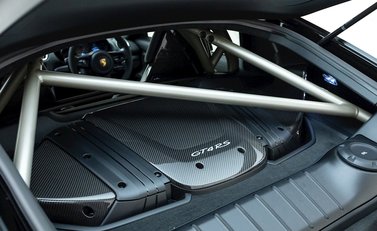 Porsche Cayman GT4 RS (718) 35