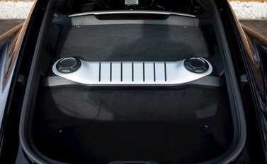 Porsche Cayman GT4 26