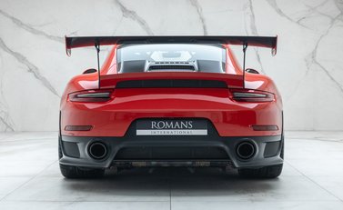 Porsche 911 GT2 RS Weissach (991) 8