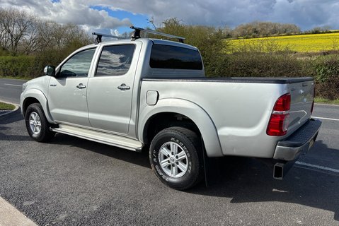 Toyota Hilux Icon 4X4 D-4D Double Cab Pickup - Sat Nav / Air Con / Rear Camera 3