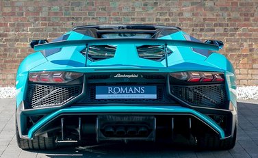 Lamborghini Aventador SV LP750-4 Roadster 5