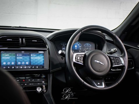 Jaguar F-Pace 3.0 F-PACE V6 S AWD D Auto 4WD 5dr 30