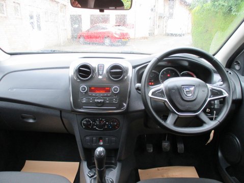 Dacia Sandero 1.0 SCe Ambiance Euro 6 5dr 15