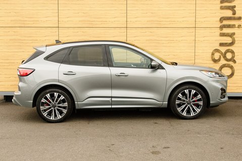 Ford Kuga ST-LINE X 13