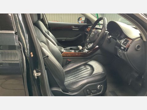 Audi A8 4.2 FSI V8 SE Saloon 4dr Petrol Tiptronic quattro Euro 5 (372 ps) 9