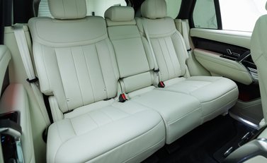 Land Rover Range Rover D350 HSE 13