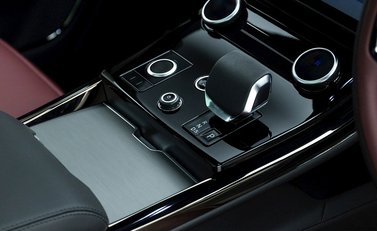 Land Rover Range Rover Sport P440e Dynamic SE 19