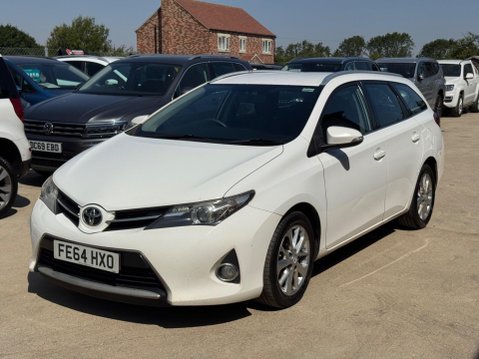 Toyota Auris 1.4 D-4D Icon Touring Sports Euro 5 (s/s) 5dr 4