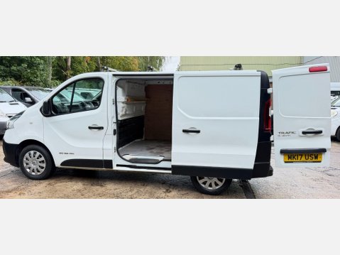 Renault Trafic 1.6 dCi ENERGY 27 Business Panel Van 5dr Diesel Manual SWB Standard Roof Eu 21