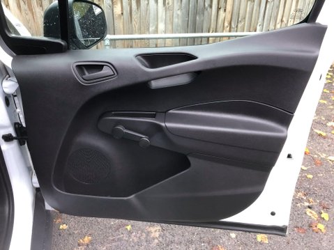 Ford Transit Courier BASE TDCI 12