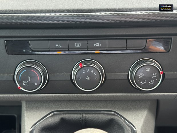 Volkswagen Transporter Crew Cab SWB L1H1 T32 Tdi Kombi Highline Air SELECT 35