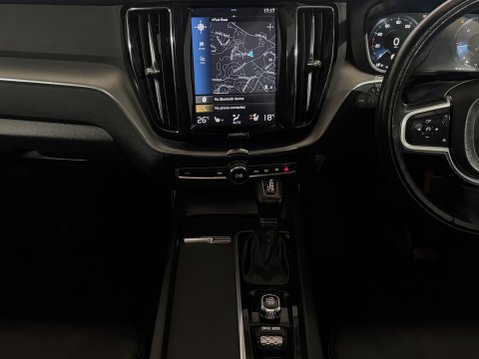Volvo XC60 D4 MOMENTUM PRO AWD 15