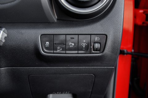 Hyundai KONA T-GDI SE CONNECT MHEV 15