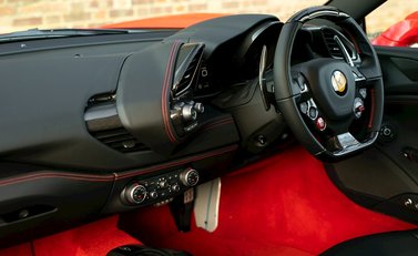 Ferrari 488 GTB 14