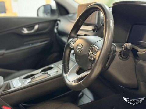 Hyundai KONA 64kWh Premium Auto 5dr (10.5kW Charger) 51
