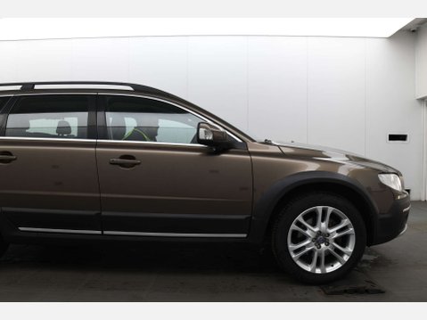 Volvo XC70 2.4 XC70 SE Luxury Nav D5 AWD Auto 4WD 5dr 15