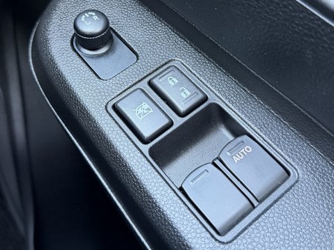 Suzuki Ignis 1.2 Dualjet 12V Hybrid SZ-T 5dr 33